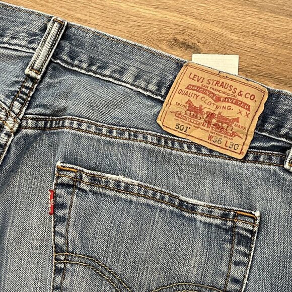 Men's Levis 501 Original Fit Denim Jeans SZ 36x30 Blue Button Fly Modern Red Tab - Picture 10 of 13